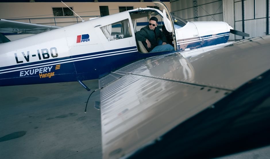 Student pilot performing a preflight check before a training flight in Florida.